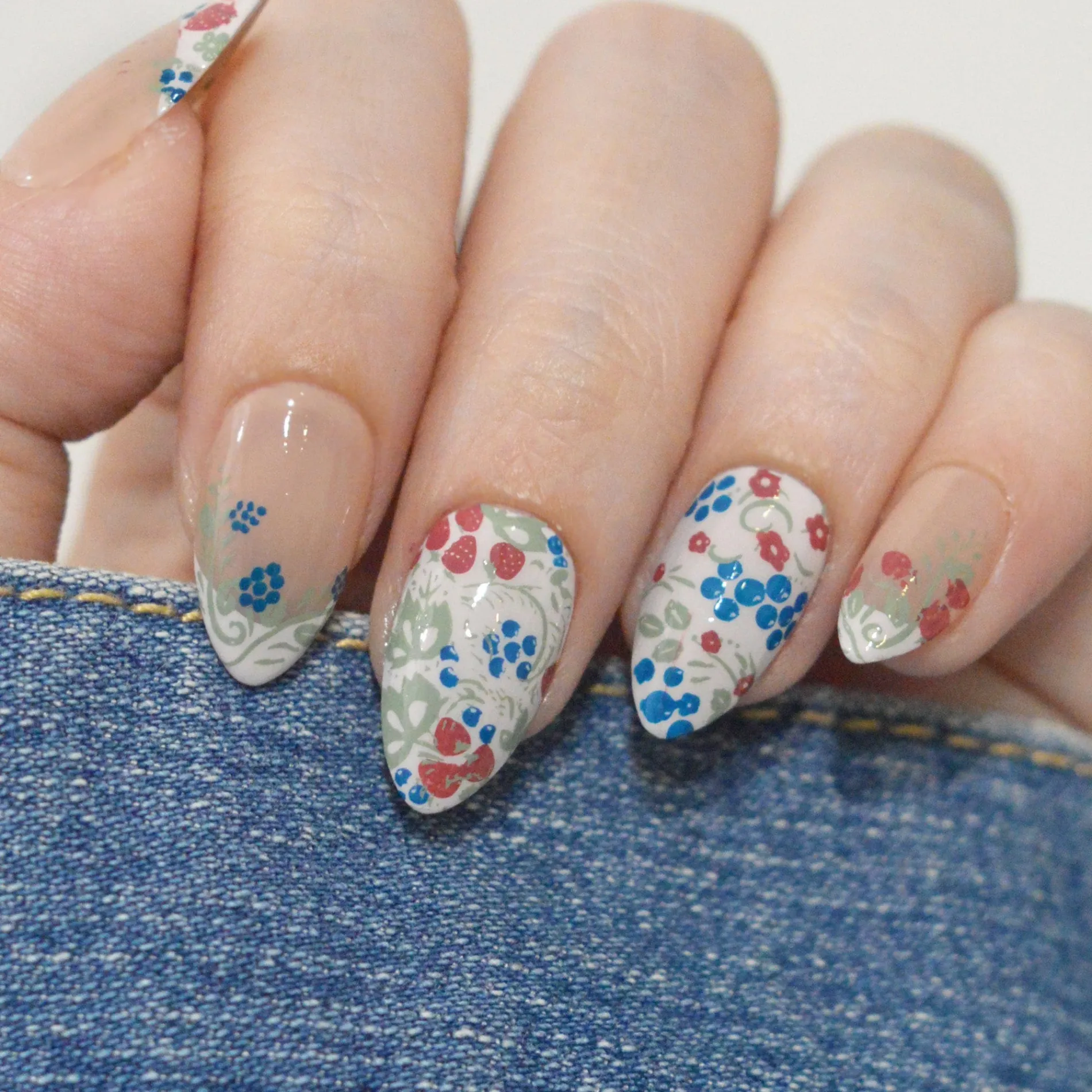 Afternoon Tea (M681) - Nail Stamping Plate