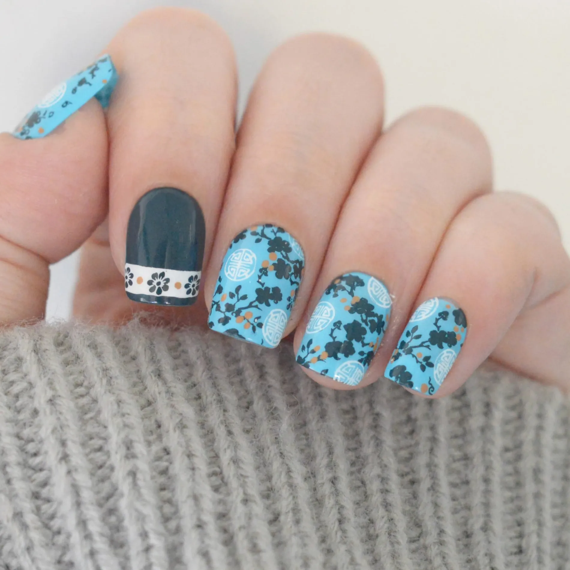 Ceremony Chic (M691) - Nail Stamping Plate
