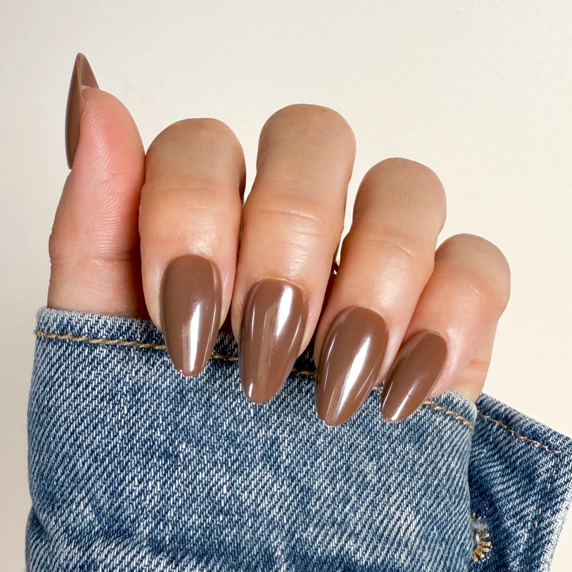 Glazed Cocoa Press On Nails - Short Almond