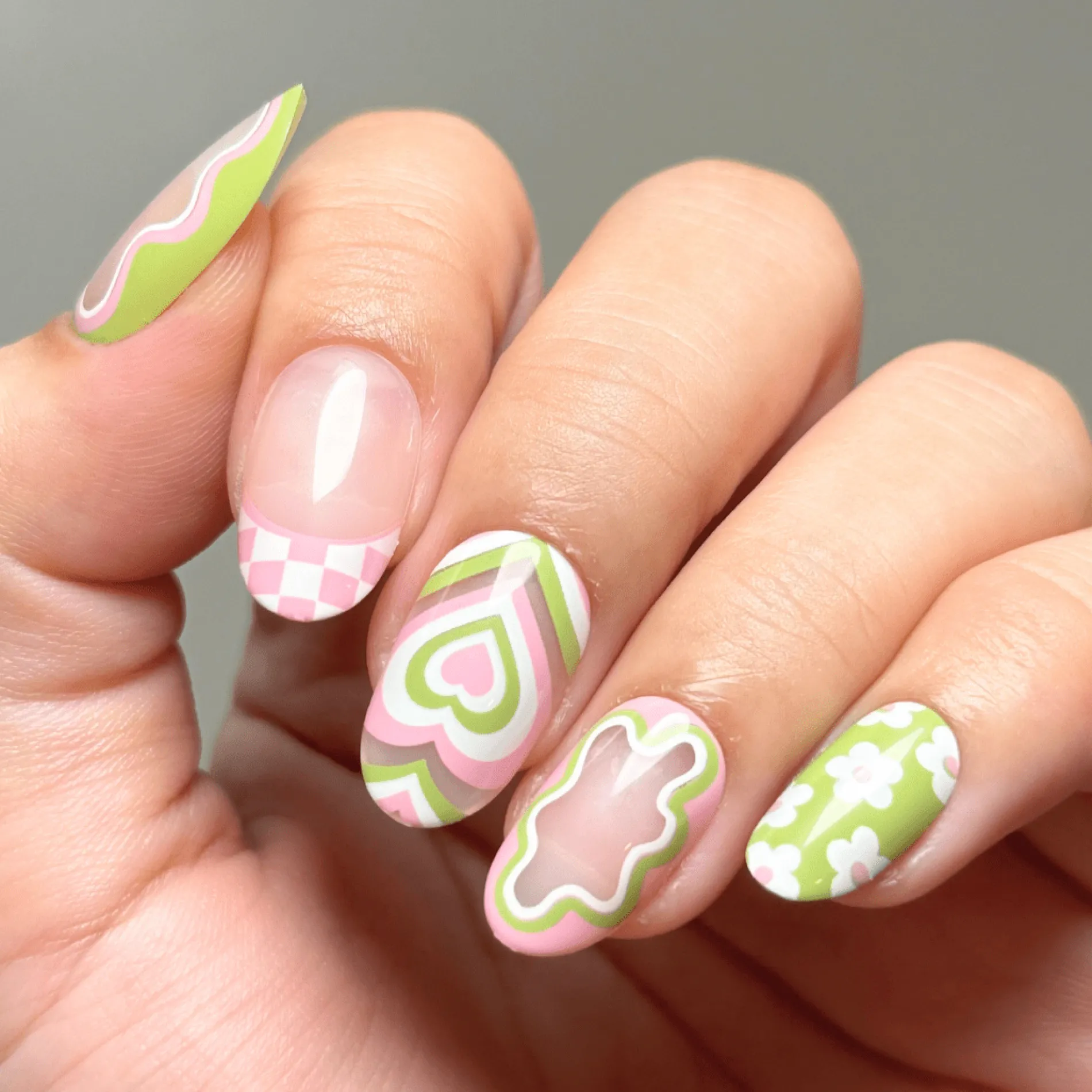 LImited Edition Flower Babe Press On Nails - Short Round