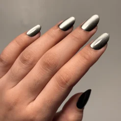 Magnetic Metal Press On Nails - Short Round